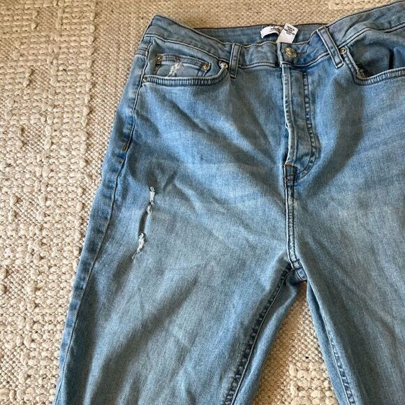 Forever 21 high rise, distressed button fly skinny jeans - Picture 3 of 13